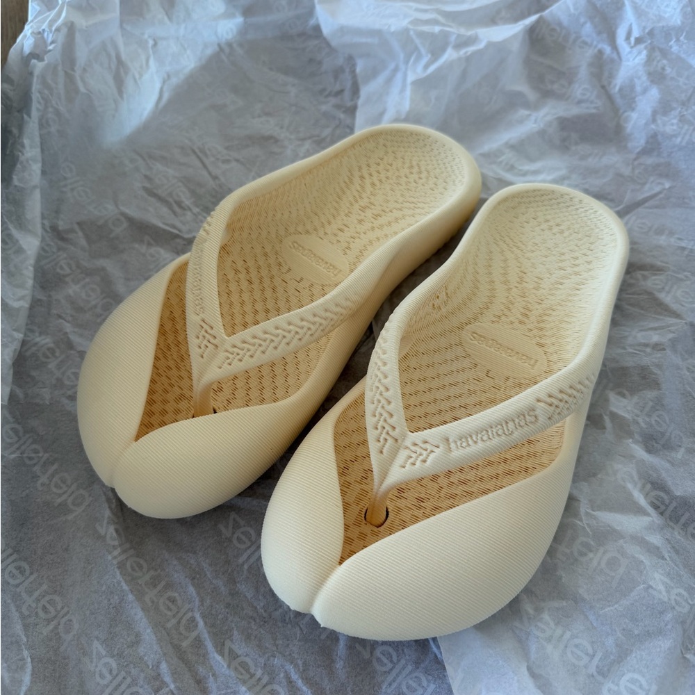 Zellerfeld (Havaianas )3D Printed Oat
Sandals Size 36 Minimal Futuristic - Picture 5 of 6